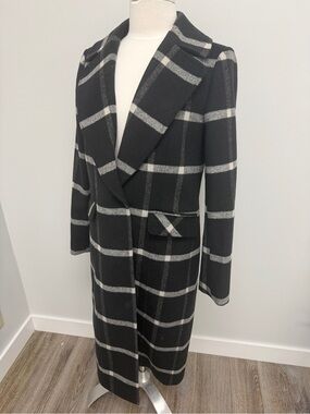 Sosken Black and White Plaid Women's Coat size 2